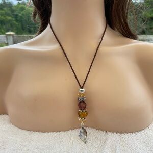 Vintage Avon Necklace Stamped SAQ Leaf Gemstones 80’s Fashion Costume Jewelry